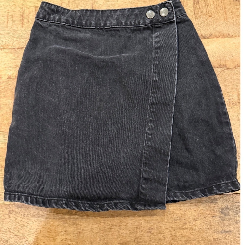 ASOS Denim Black Wrap Mini Skirt High Waisted Button Front Size UK 6 US 2